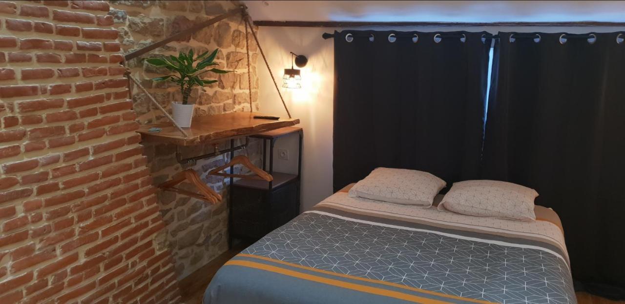Atypical Flat Apartment ชาร์เลอวิลล์-เมซิแยร์ ภายนอก รูปภาพ